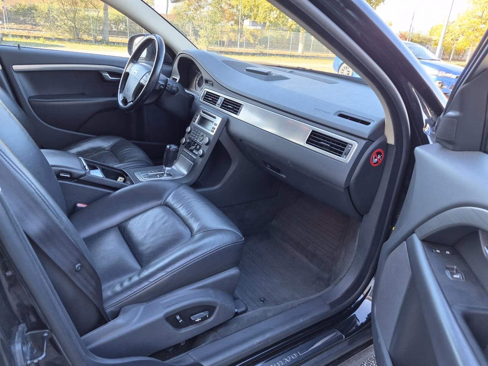 Volvo V70 2009 — photo 8