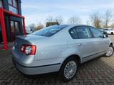 Volkswagen Passat Lim. Trendline*Automatik*Euro-5* - gebrauchte Volkswagen Passat aus dem Jahr 2009