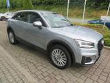 Audi Q2 Design - mit Benzin-Antrieb: Allradantrieb, Geländewagen