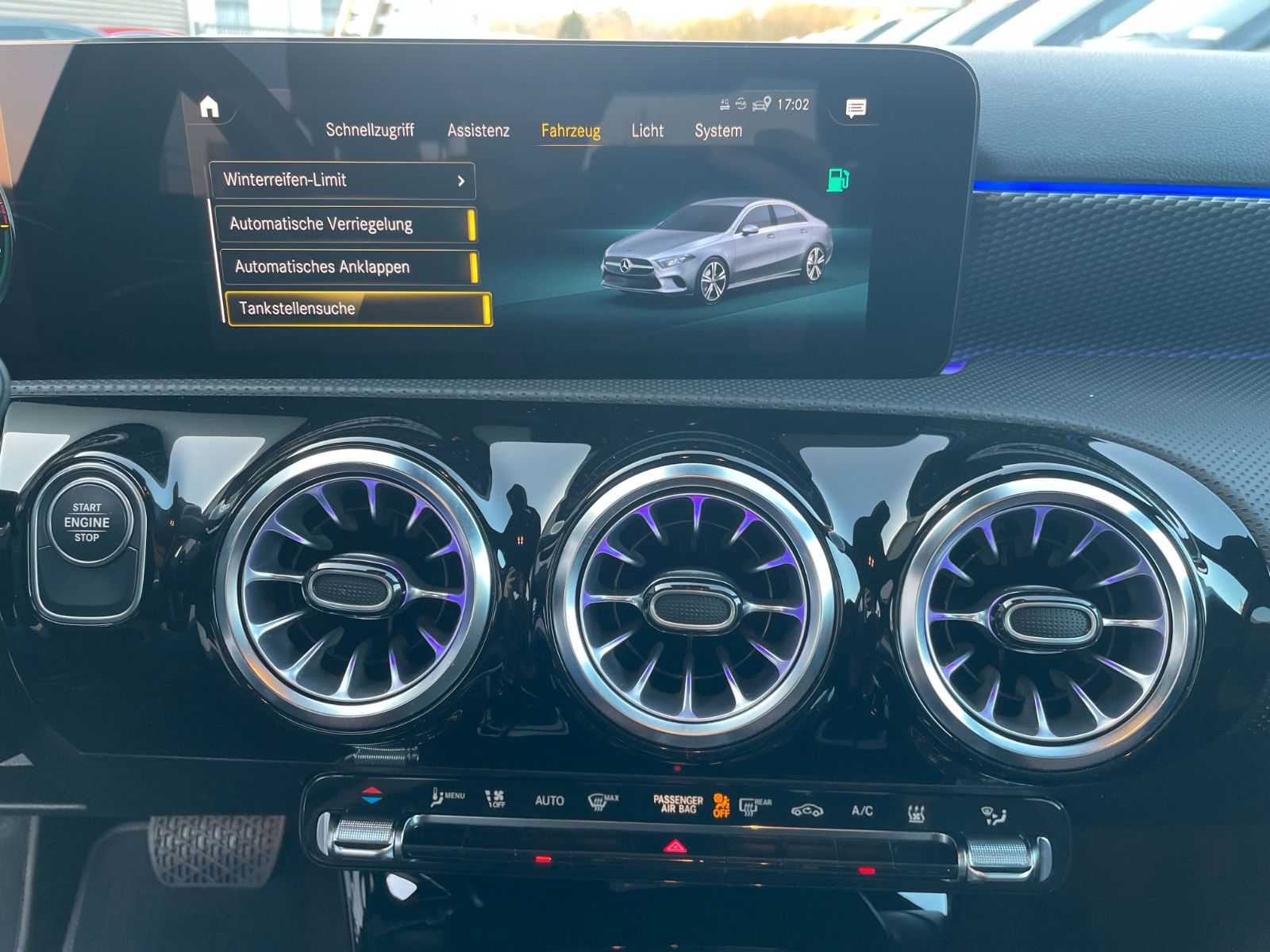 Fahrzeugabbildung Mercedes-Benz A 250e Progressive Night+AHK+Kamera+ILS+Ambiente