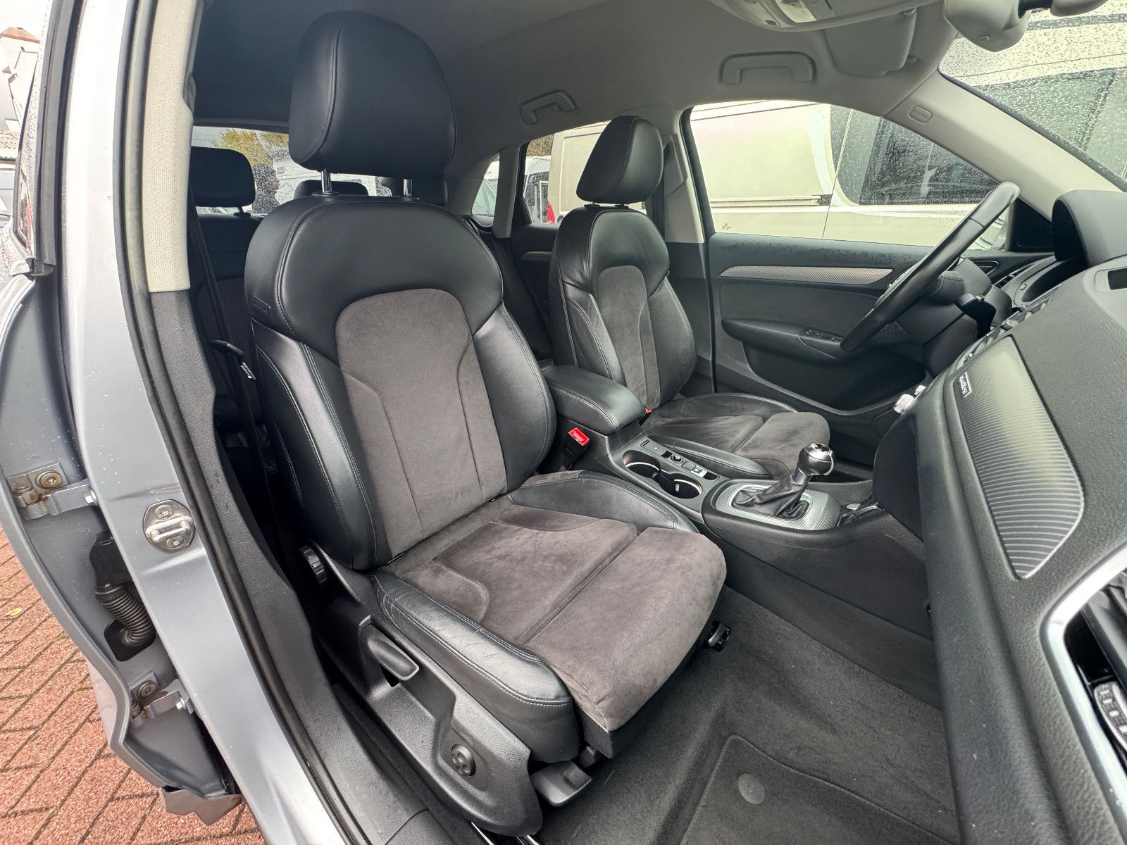 Fahrzeugabbildung Audi Q3 2.0 TDI QUATTRO S-TRONIC S-LINE SPORTPAKET