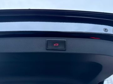 Skoda Karoq Tour+LED+Navi+AHK+Kamera+Lkr-Hzg