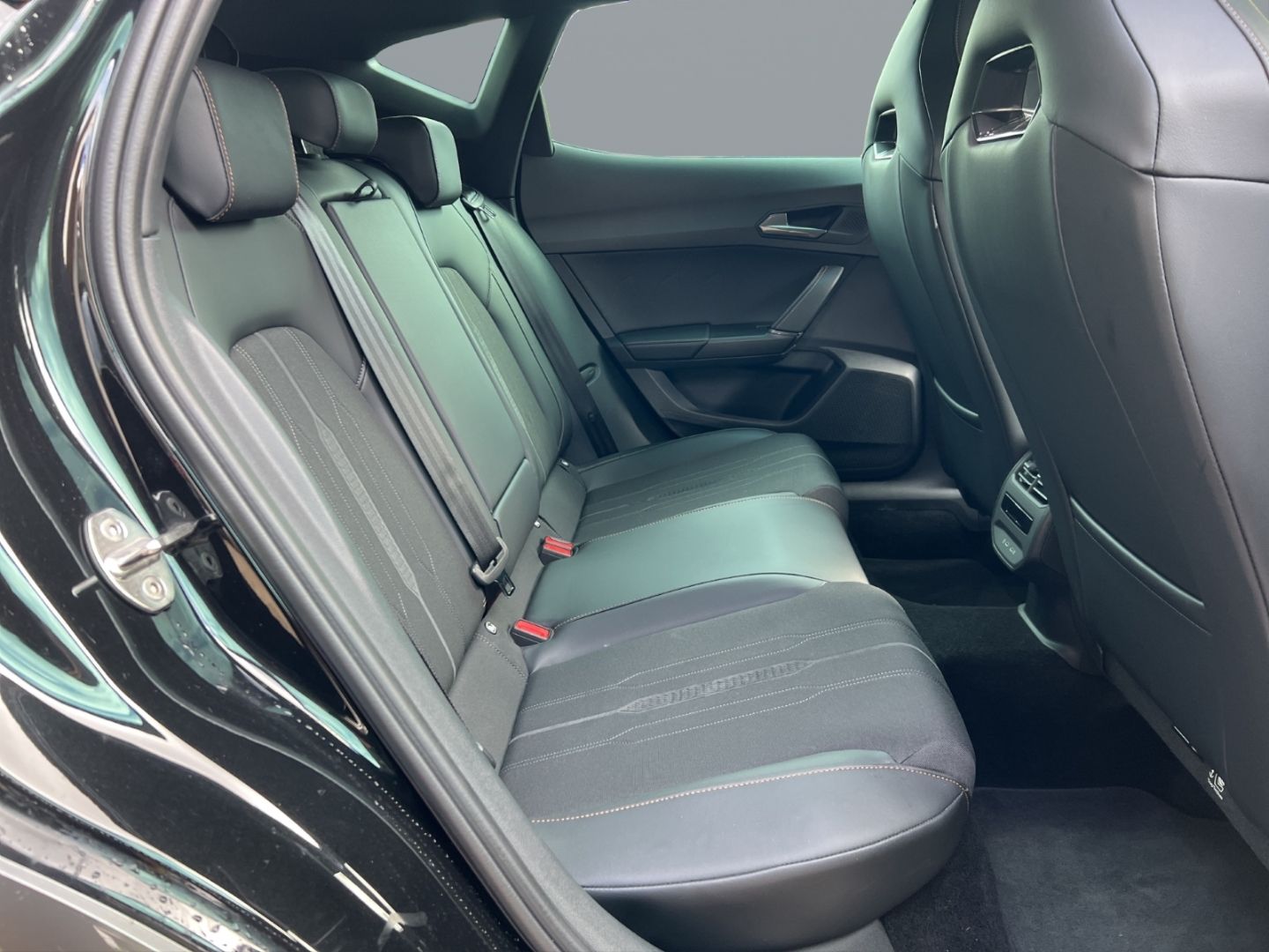 Fahrzeugabbildung CUPRA Formentor Basis 1.5 TSI EU6d Navi Digitales Cock