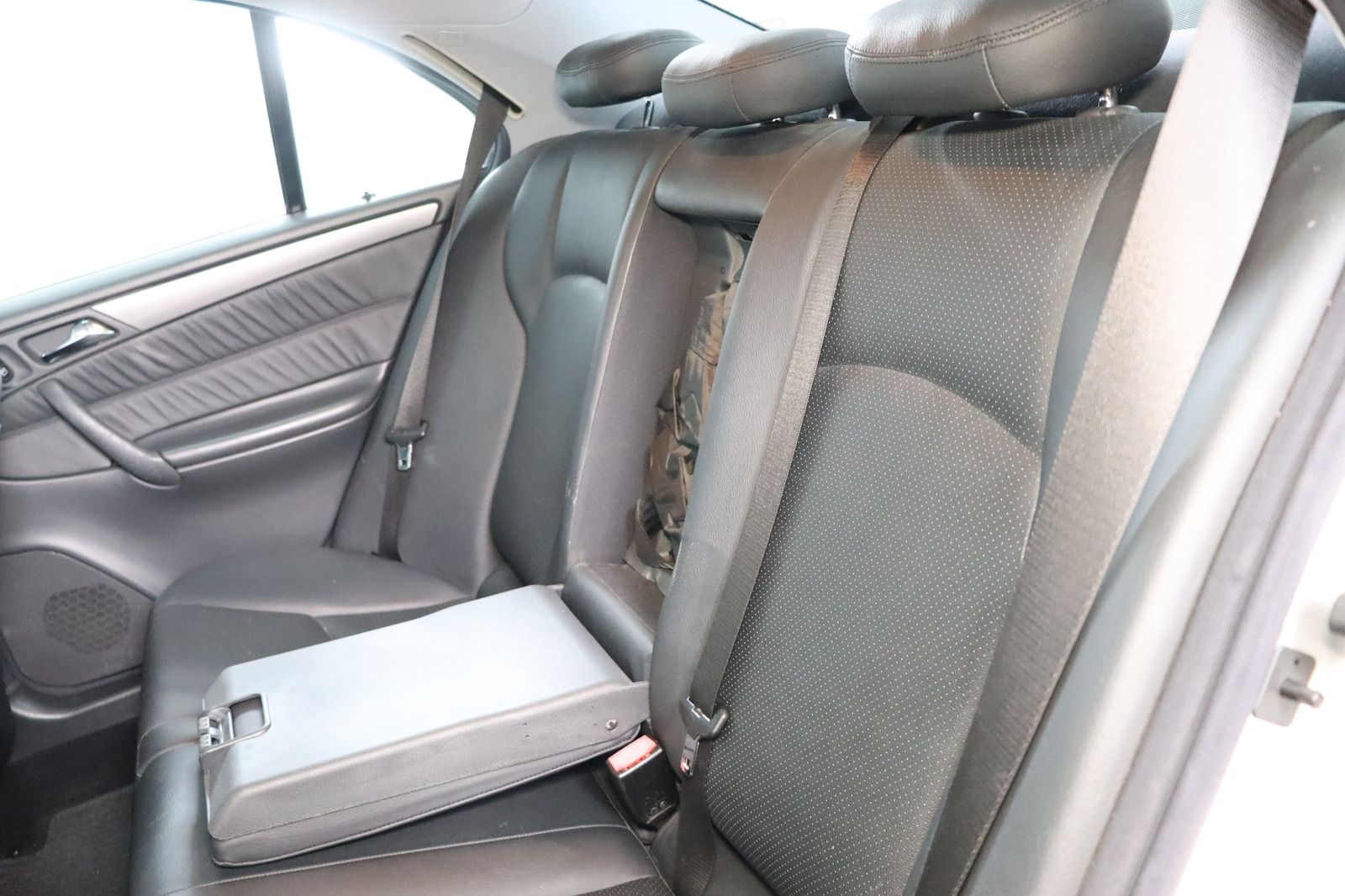 Fahrzeugabbildung Mercedes-Benz C 320 AVANTGARDE 1. Hand * Xenon * Leder * Navi