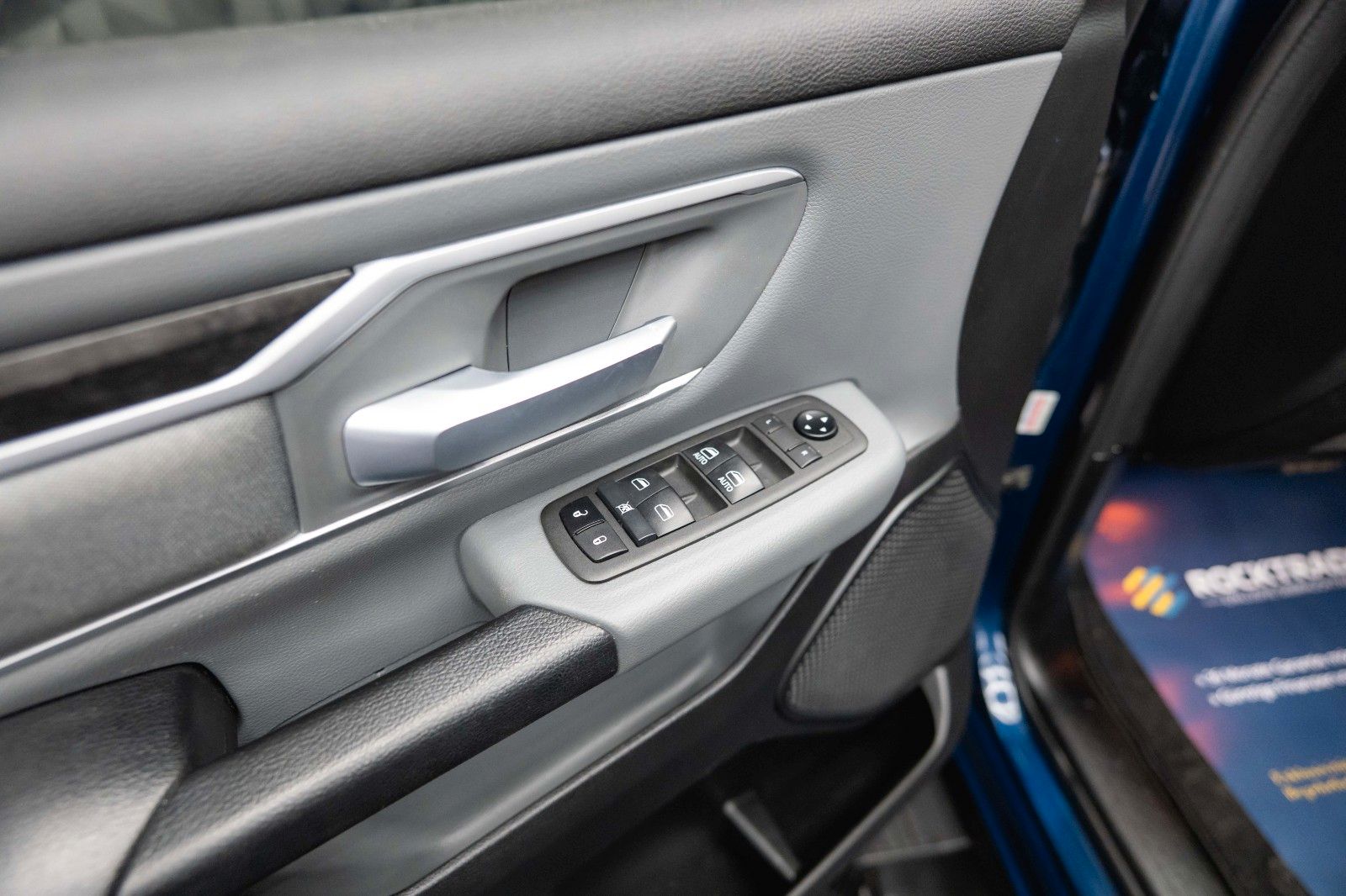 Fahrzeugabbildung Dodge RAM 5.7 V8 HEMI 4x4 OFFROAD NightEdition LONGBED