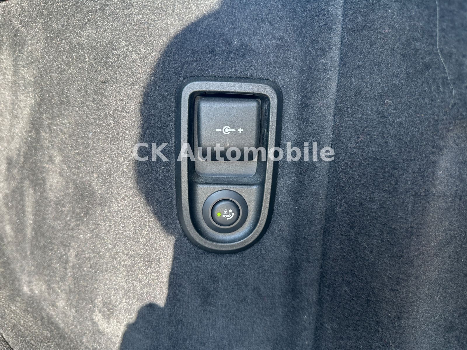 Fahrzeugabbildung BMW 530e xDrive Touring Luxury Line/Pano/LED/Kam/AHK