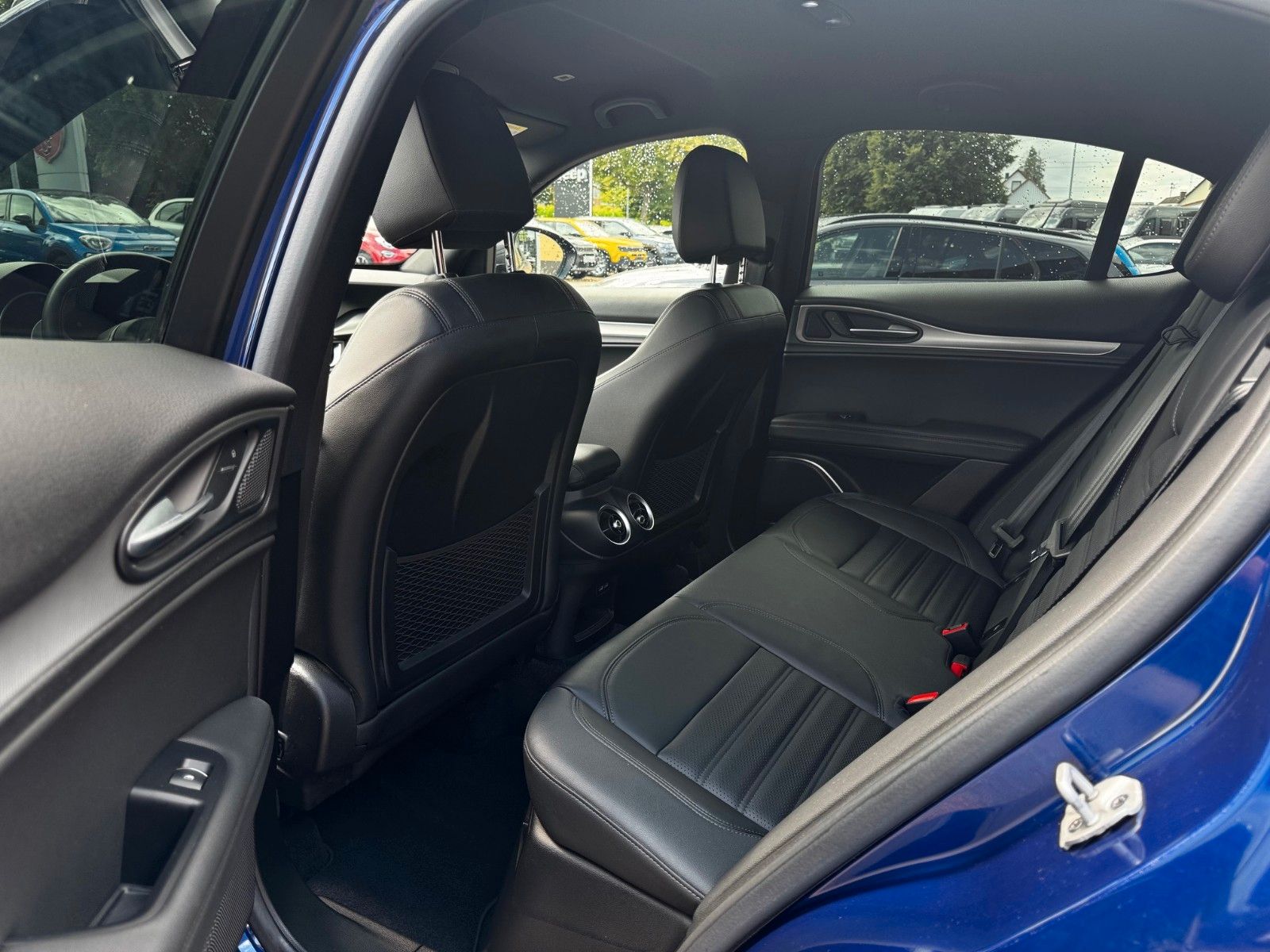 Fahrzeugabbildung Alfa Romeo Stelvio 2,0 Turbo Veloce NAVI ACC SITZHEIZUNG