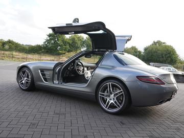 2010 Mercedes-BENZ SLS AMG — фото 9