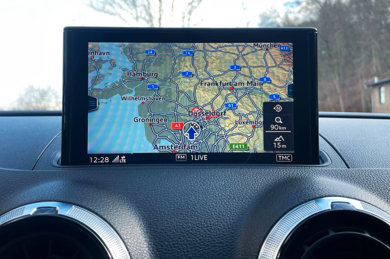 Fahrzeugabbildung Audi A3 SPORTBACK 150 PS SPORT NAVI BI-XENON DSP 18''