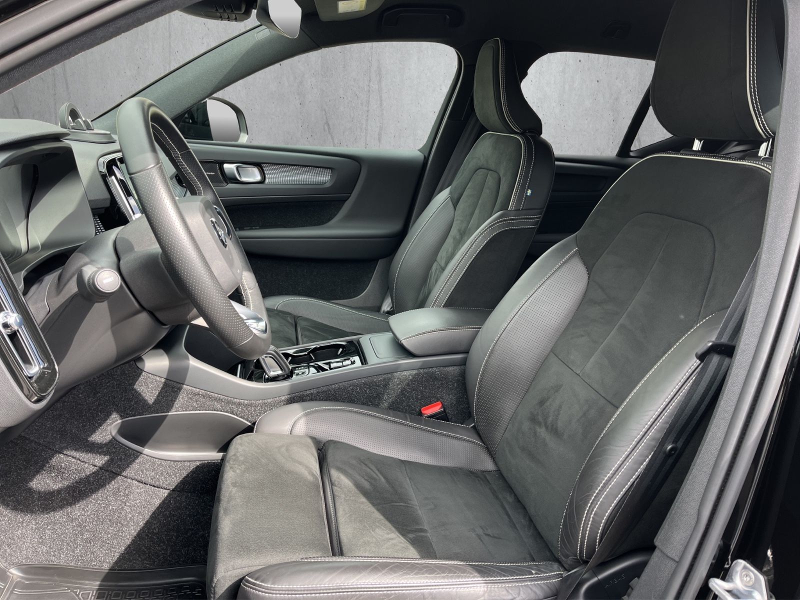 Volvo XC 40 R Design AWD AHK 360° LED H&K CARPLAY foto 13