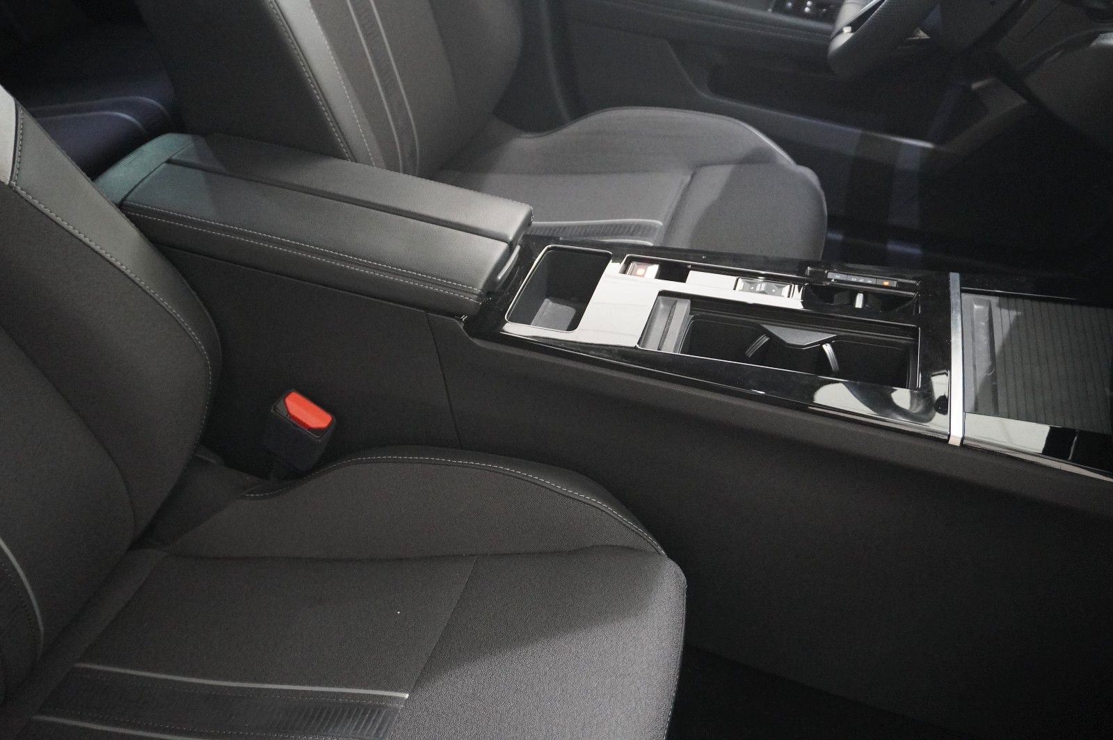 Fahrzeugabbildung Opel Astra L Lim. 1.6 HYBRID GS SPORT NAVI/LED/360°