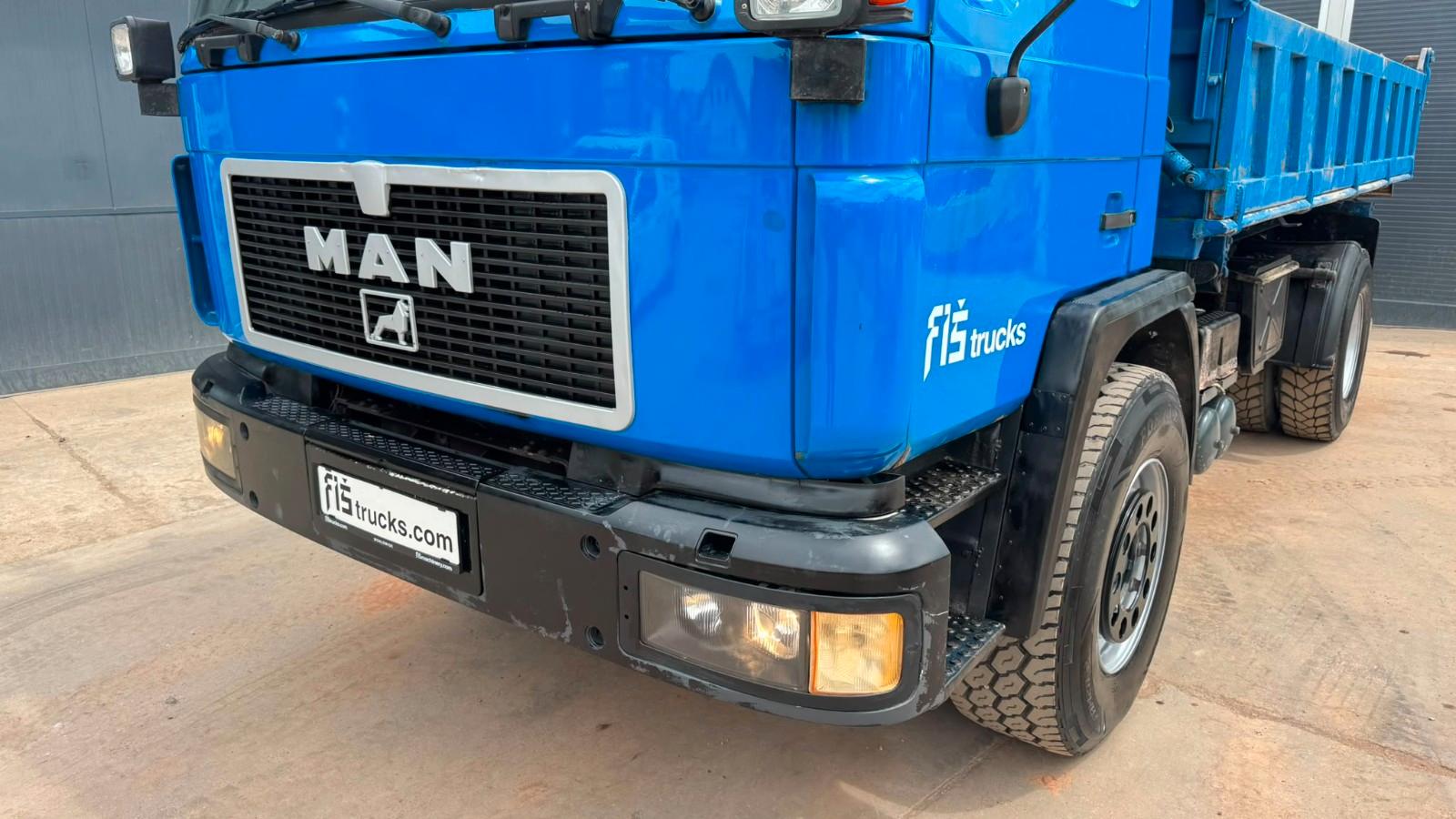 MAN 18.262 4x2 tipper - spring
