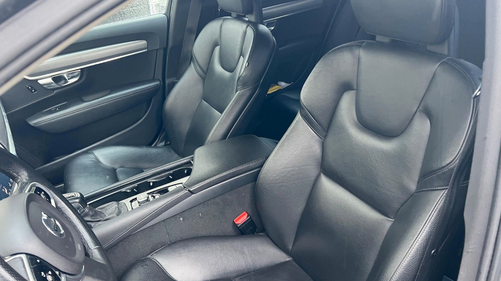 Fahrzeugabbildung Volvo V90 D5 Kombi Mom AWD*EPH*RFK*AUT