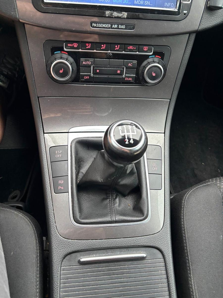 Volkswagen Passat 2010 — photo 8