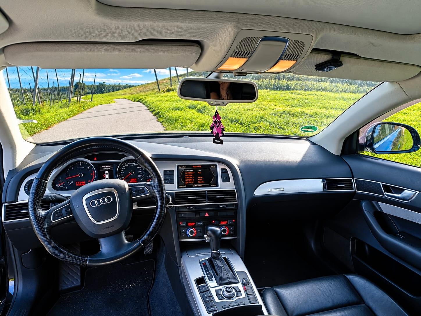 Audi Quattro 2011 — photo 5