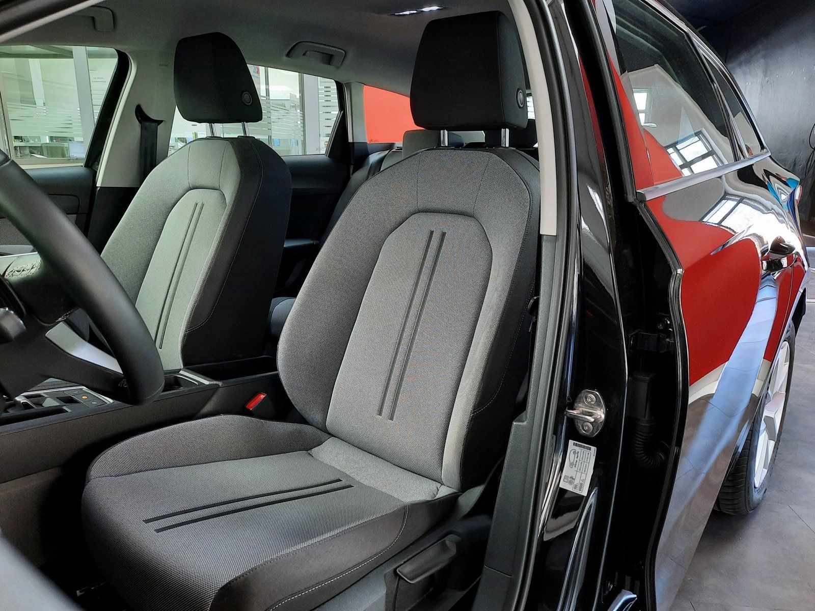 Fahrzeugabbildung SEAT Leon ST Style TSI DSG *LED*PDC*Sithzg*AppConn.*
