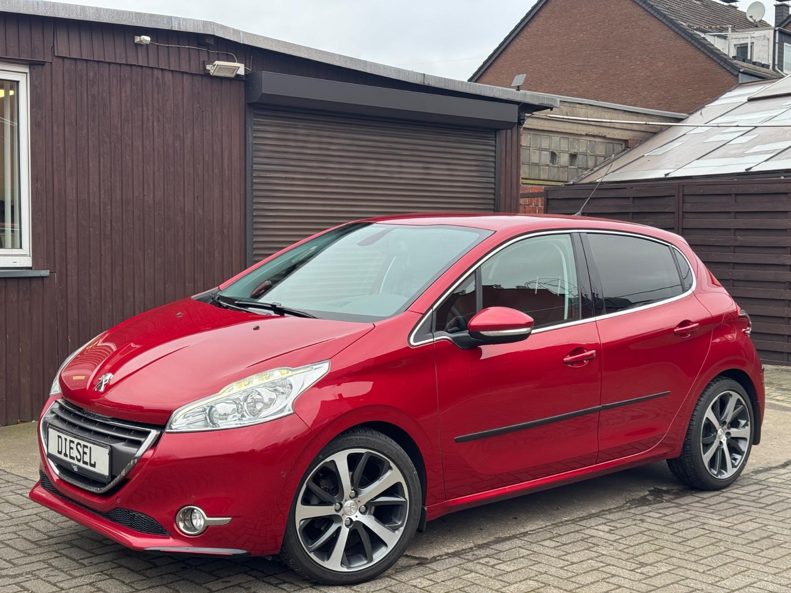 Peugeot 208 Allure 1.6 eHDi NAVI LED SHZ LEDER PDC