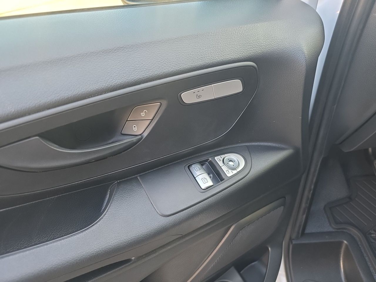 Fahrzeugabbildung Mercedes-Benz Vito 116 CDI KAP/L*AHK*MBUX*Kamera*Sitzheizung*