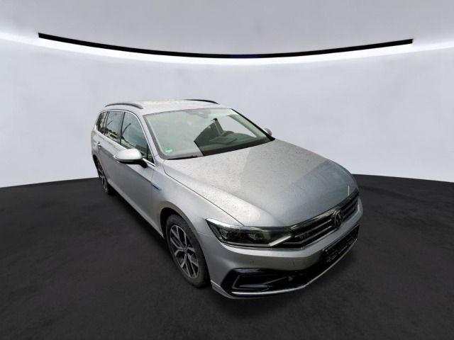 Volkswagen Passat Variant 1.4 eTSI Hybrid DSG GTE Matrix St foto 3