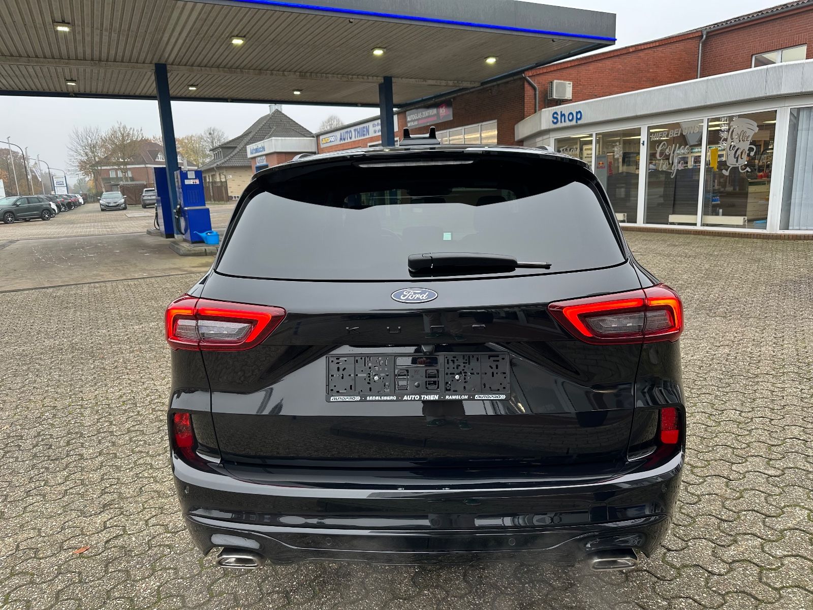 Fahrzeugabbildung Ford Kuga 1.5 EB ST Line X Pano/Matrix/HUD/B&O