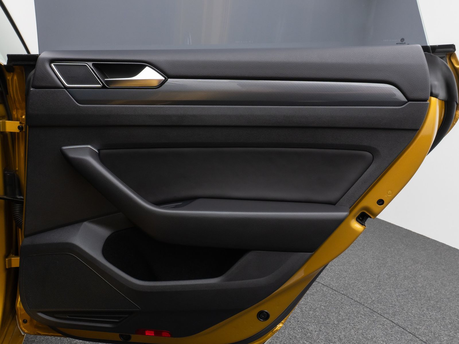 Fahrzeugabbildung Volkswagen Arteon R-Line Kamera Fernlichtassist ACC 8Fach