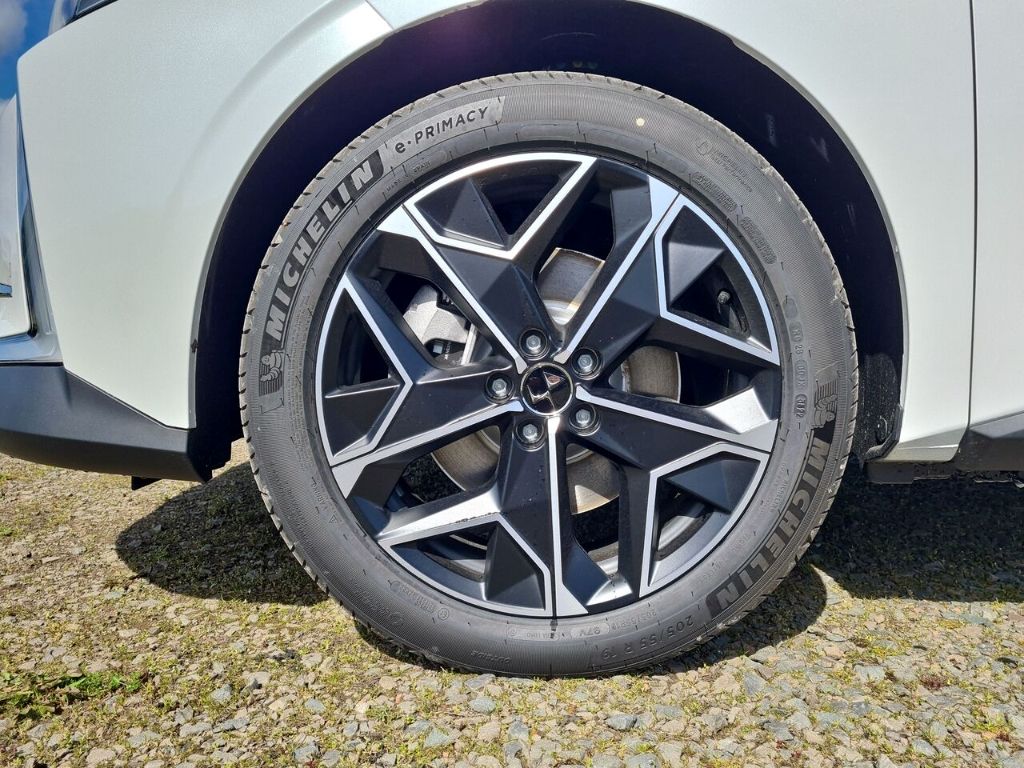 Fahrzeugabbildung DS Automobiles DS 4 E-Tense Cross Rivoli Hybrid 225 Plug-In EU6