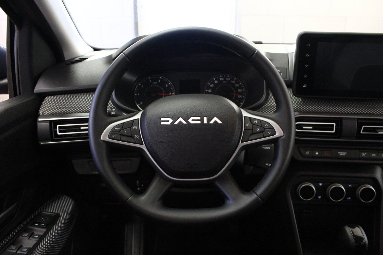 Fahrzeugabbildung Dacia Sandero TCe 100  Benzin /Expression*Winterpaket*
