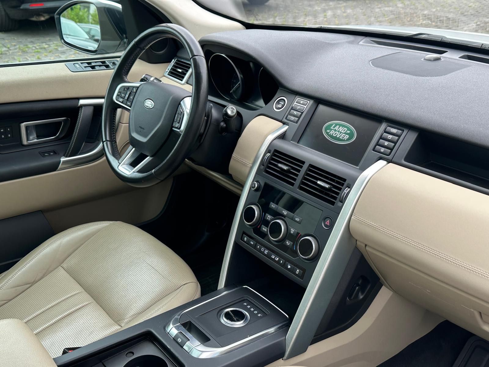 Fahrzeugabbildung Land Rover Discovery Sport SE AWD LED+PANO+KAM+NAVI+TEMPO+