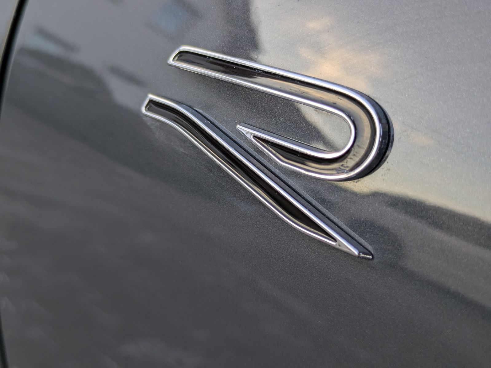 Fahrzeugabbildung Volkswagen Tiguan 2.0 TDI R-Line 4M Pano*Black*Matrix*AHK