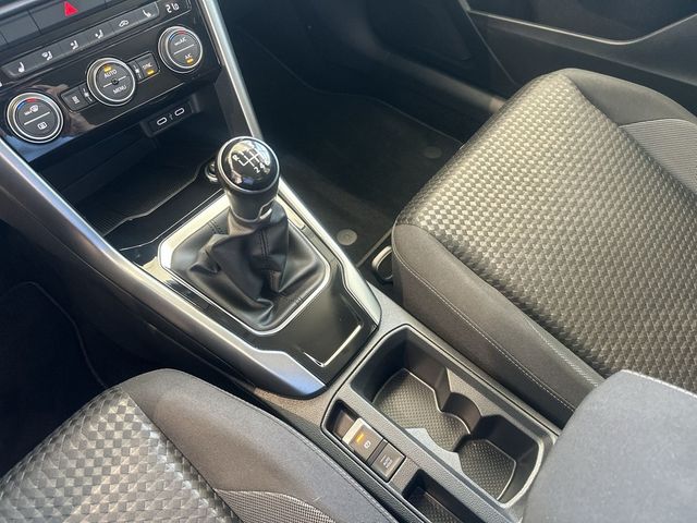 Volkswagen T-Roc 1.0TSI Active LED Navi StHz Kamera el.Heck