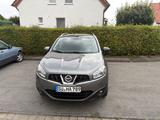 Nissan Qashqai 2.0 i-Way CVT-M6 Automatik i-Way - Nissan Qashqai mit Benzin-Antrieb: Limousine, Automatik