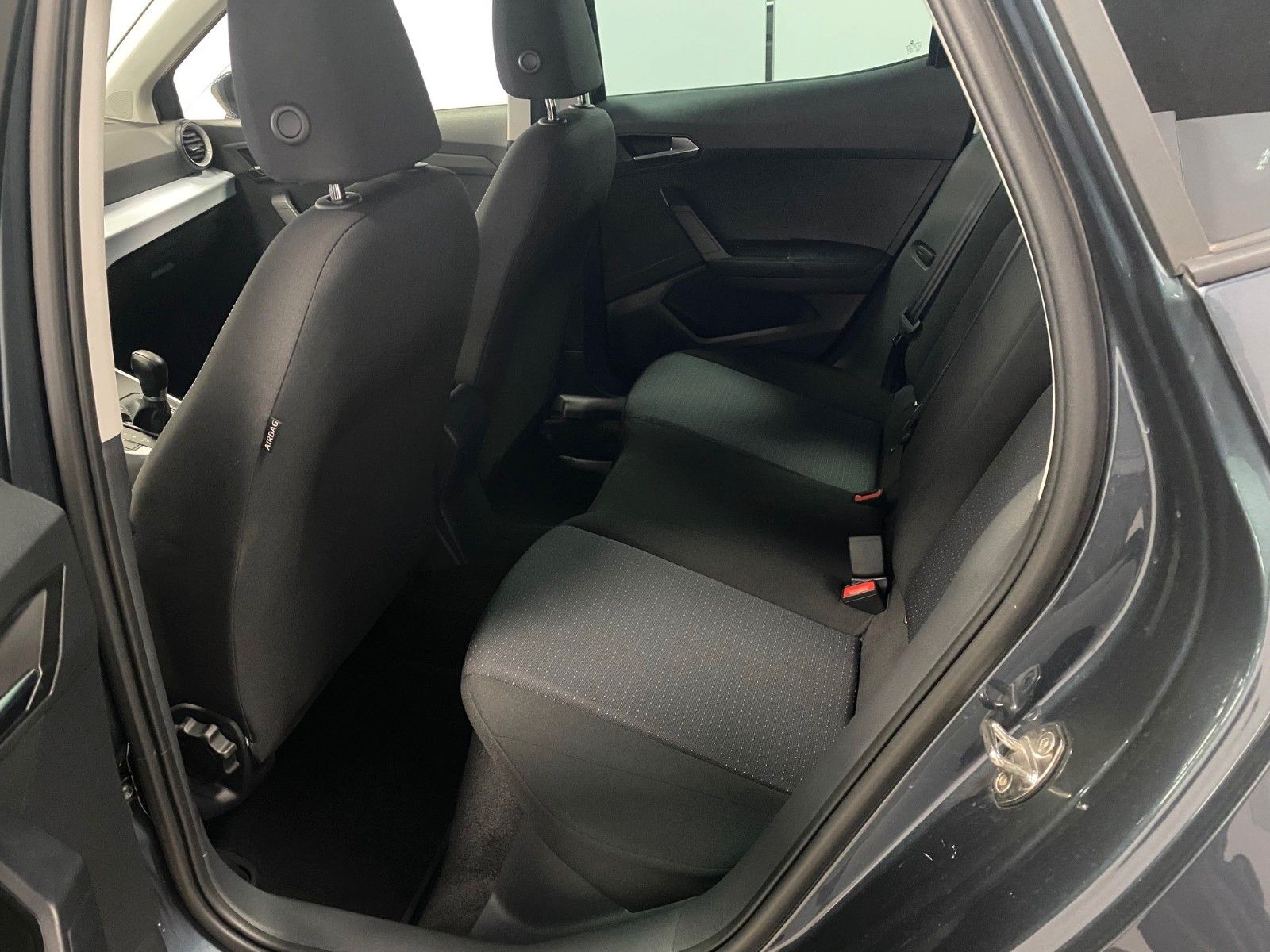 Fahrzeugabbildung SEAT Arona 1.0 TSI STYLE DSG+NAVI+LED+APP+TEMPOMAT+++