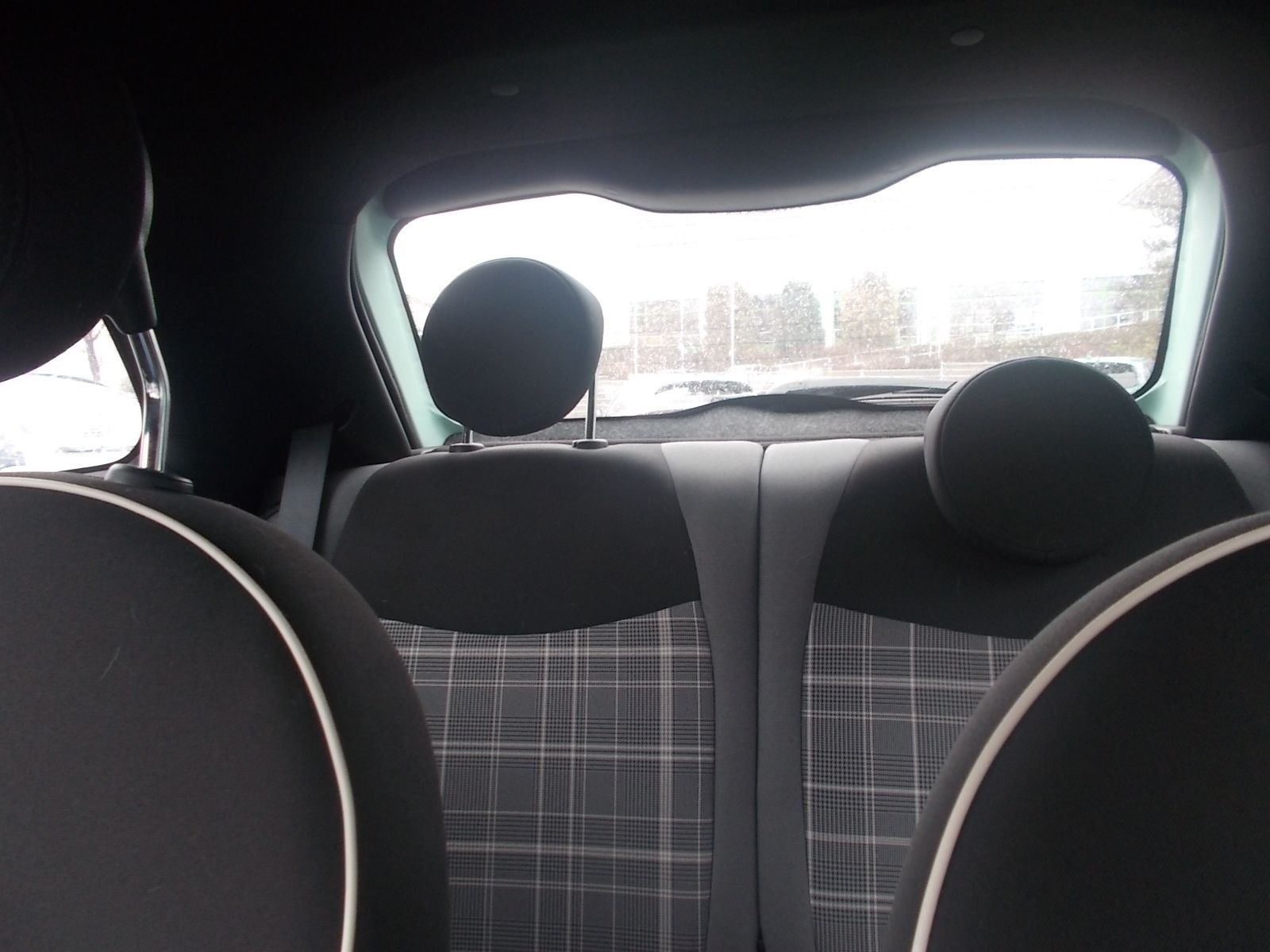 Fahrzeugabbildung Fiat 500 Lounge 1.0 Hybrid