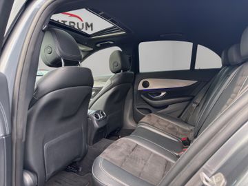 Mercedes E 220 - 11