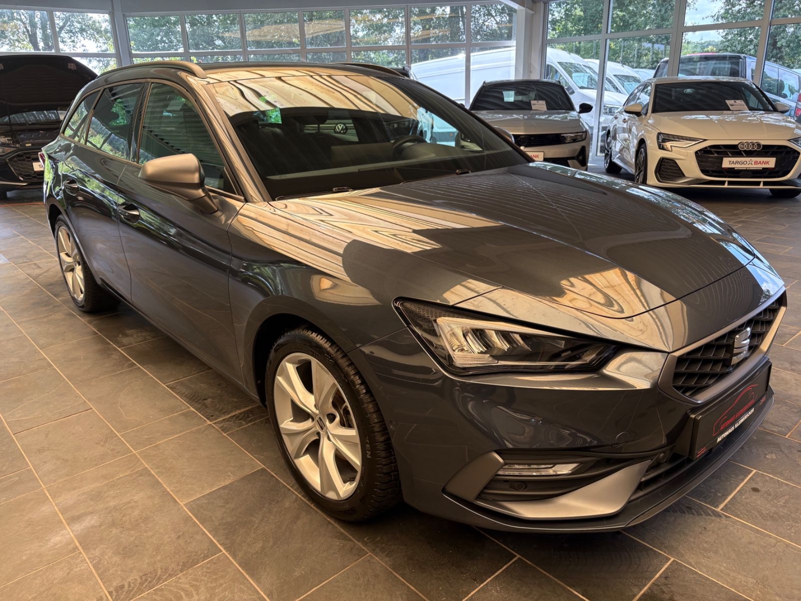 Seat Leon Sportstourer1.5TSI FR lEDER NAVI KAMERA ACC imagem 3