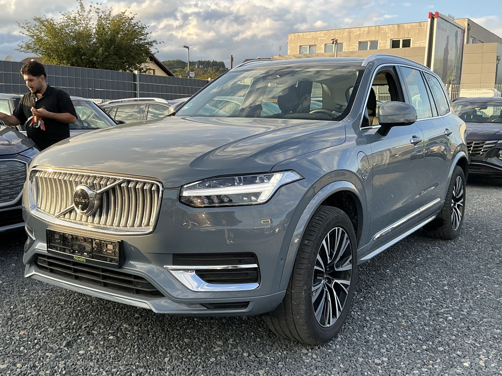 Volvo XC90 Plus 7-Sitzer Leder 360Cam Memory Standheiz