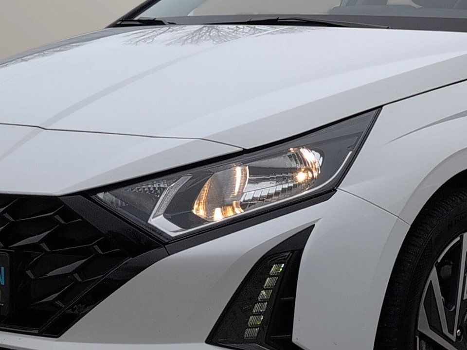 Fahrzeugabbildung Hyundai i20 1.0T 7DCT TREND KOMF-P GARANTIE-2029 KAMERA+