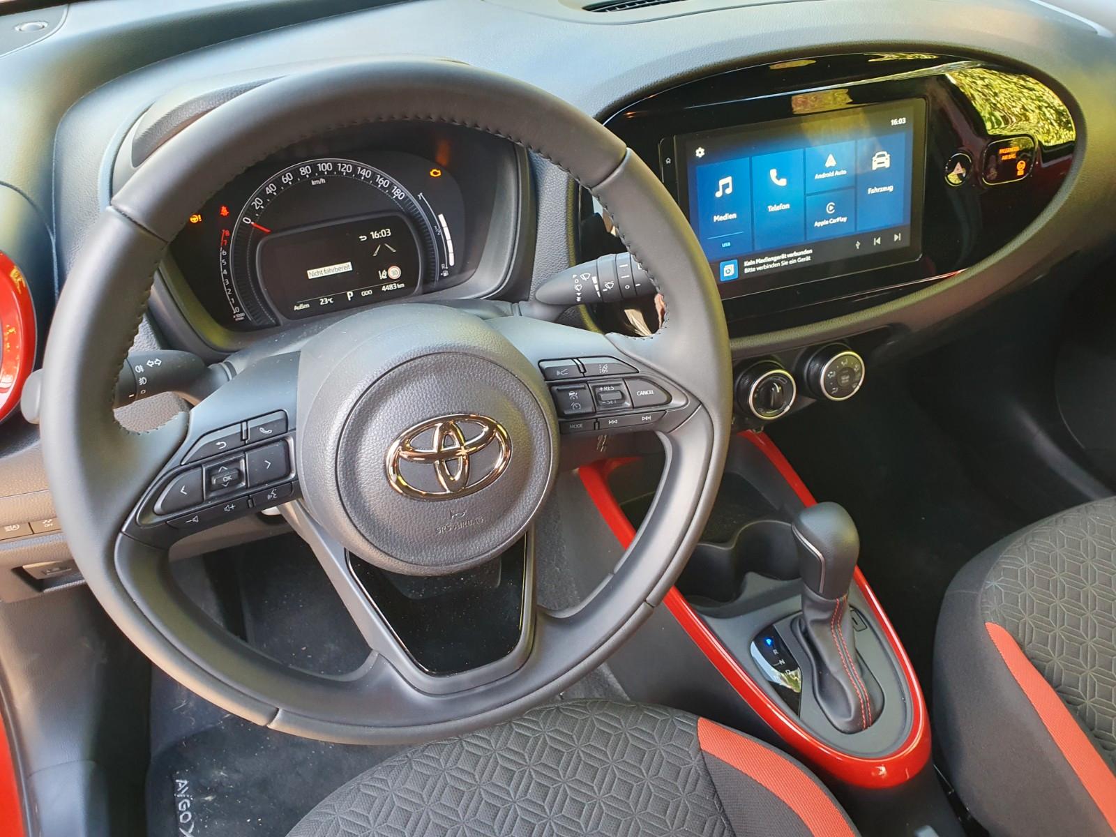 Toyota SONDERMODELL TEAM-D*AUTOMATIK*CAM*APPLE+ADRO*ACC