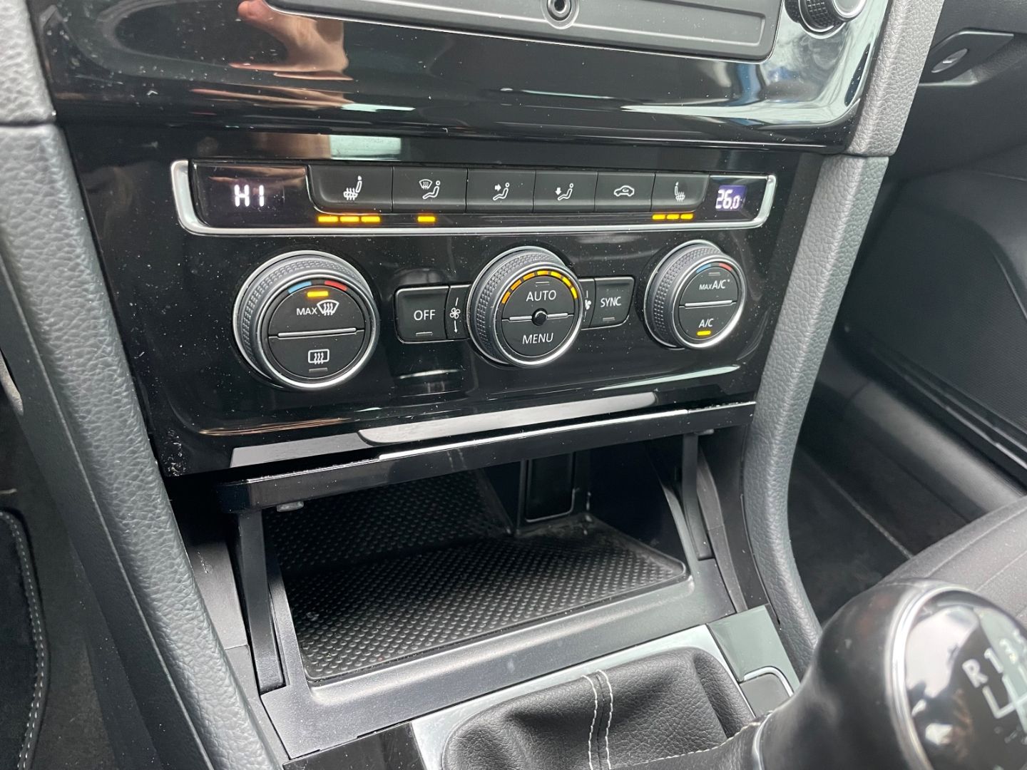 Fahrzeugabbildung Volkswagen Golf VII Cup PDC vo/hi Klimaautomatik SHZ