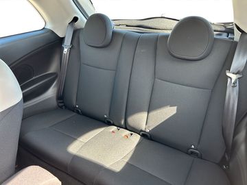 Fiat 500 HYBRID ICON Kam.+SHZ+ACC+LM+PDC+SpurH+KlimaA