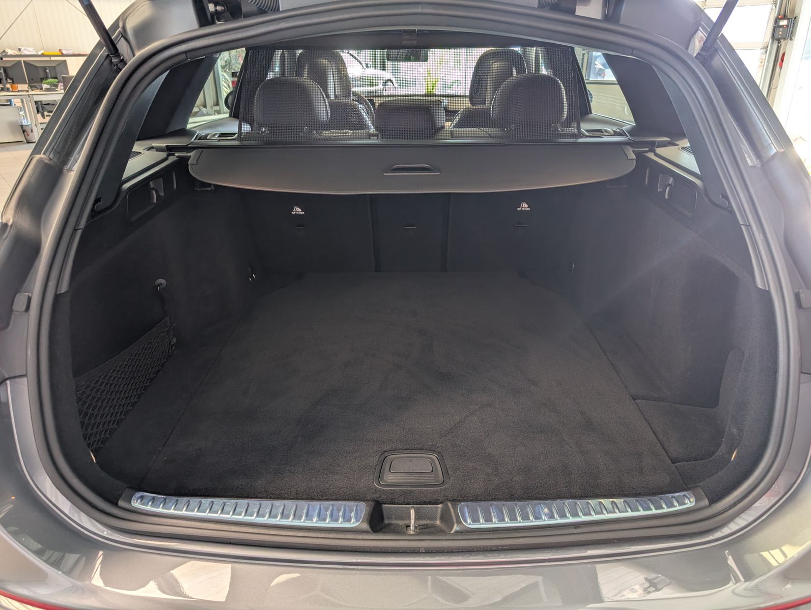 Fahrzeugabbildung Mercedes-Benz C 220 d T 4M Avantgard Night LED Pano Kamera AHK