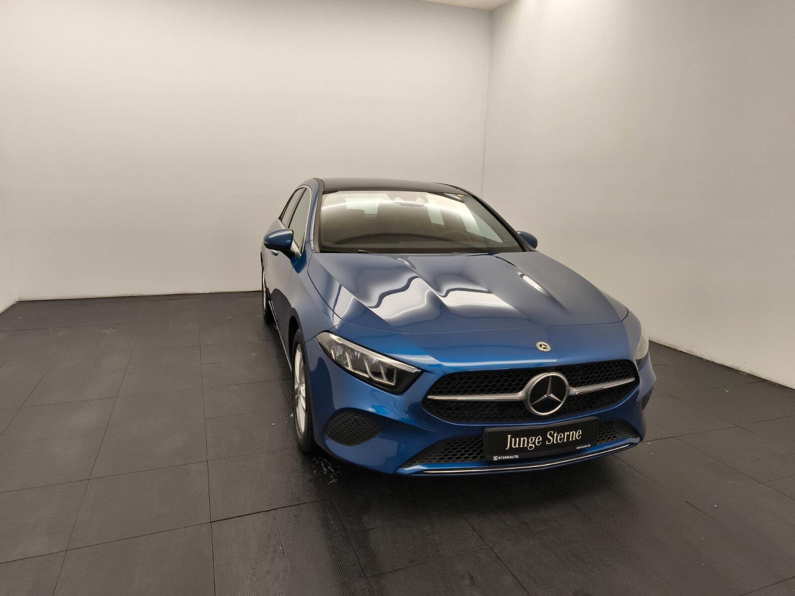 Mercedes-Benz A 220 4M Progressive Advanced+ Distro Burm Pano