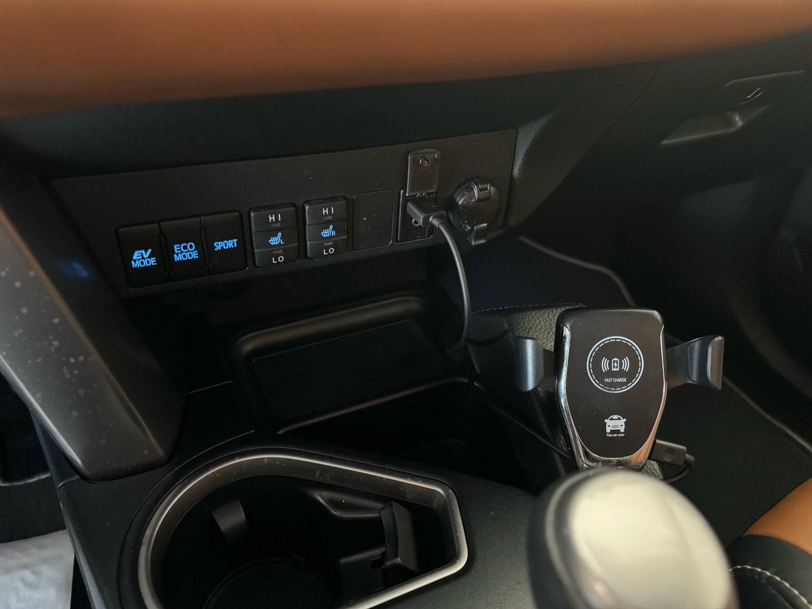 Fahrzeugabbildung Toyota RAV 4 Executive Hybrid 2.5 VVTI / 360° Kamera