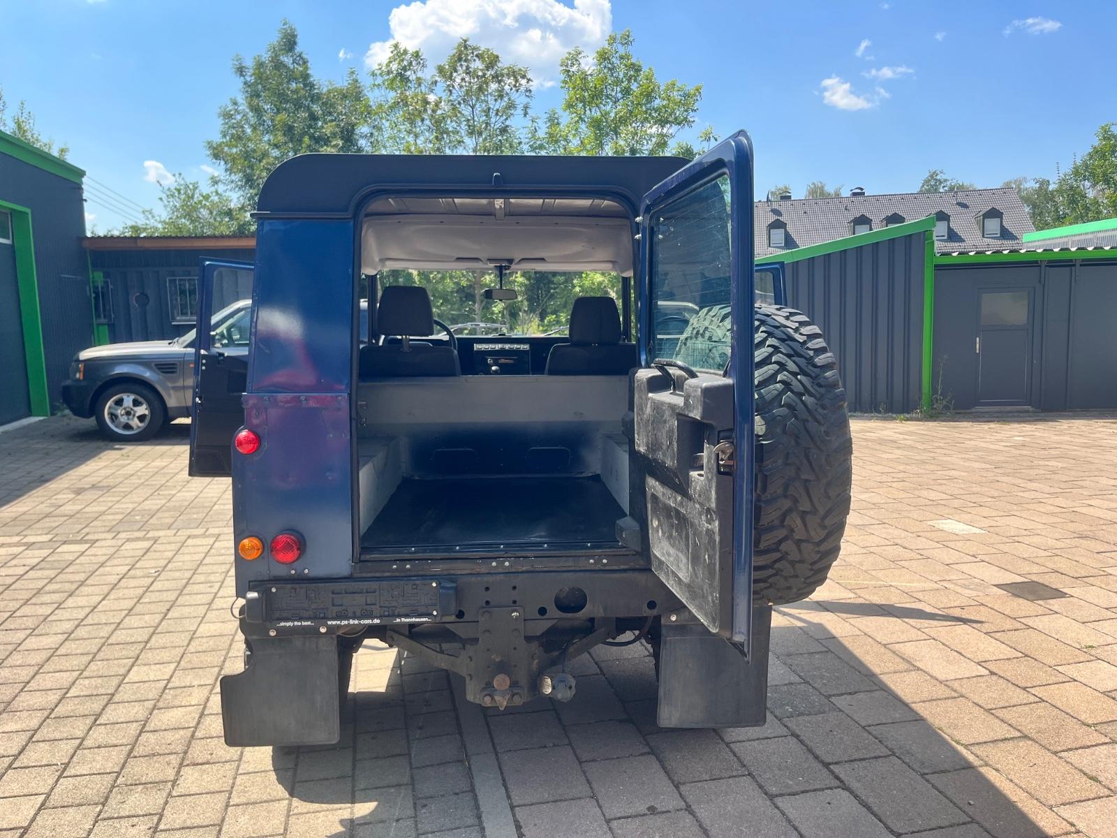 Land Rover Defender 2.5 TD5 90 E 122ch - Empattement court - CT récent - Carnet entretien - Attelage