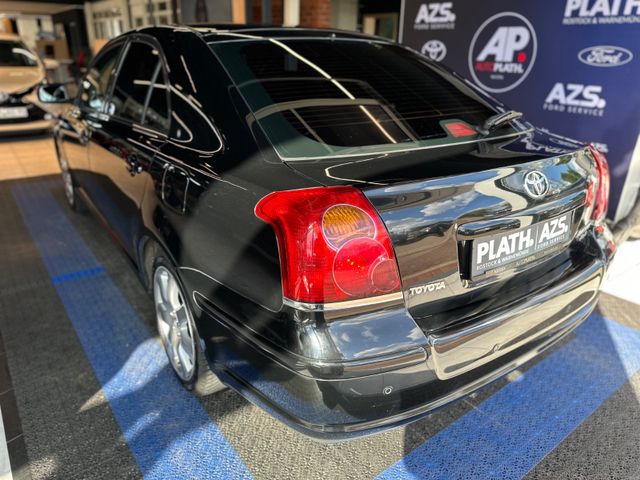 Toyota Avensis 2.4 Executive Liftback
