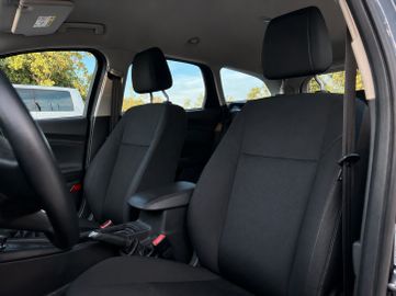 Ford Focus - 10