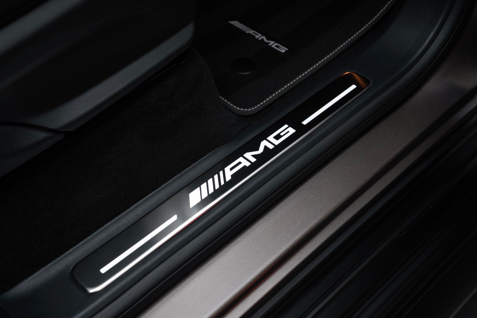 Fahrzeugabbildung Mercedes-Benz G63 A22/SUPERIOR/CARBON/MY 2026