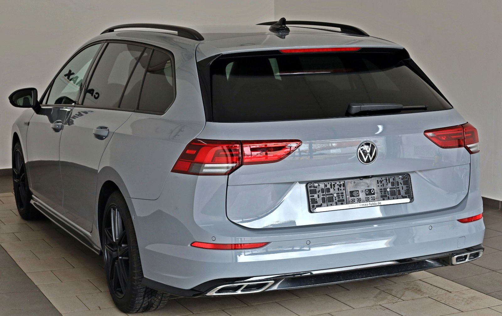 Fahrzeugabbildung Volkswagen Golf VIII Variant R-Line eTSI Navi,LED,ACC,AHK