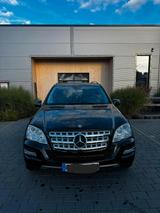Mercedes-Benz Mercedes Benz ML 350 CDI 4 Matic - Mercedes-Benz ML 350 in Frankfurt (Main)