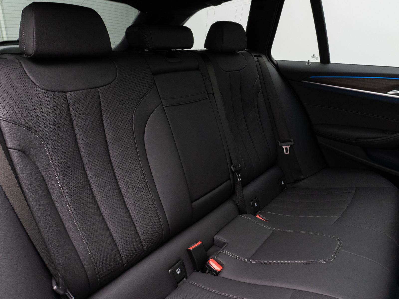 Fahrzeugabbildung BMW 530e xD M Sport Panorama 360°DAB HiFi AHK Alarm